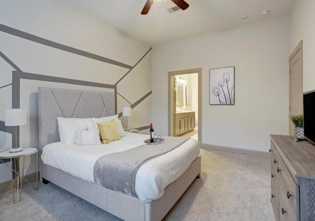 Inviting 2Br - Gym, Pool, Biz Center & Free Parking! Walk 2 Nrg Stadium! Near Med Ctr, Galleria, & Rice Village Houston Exteriér fotografie