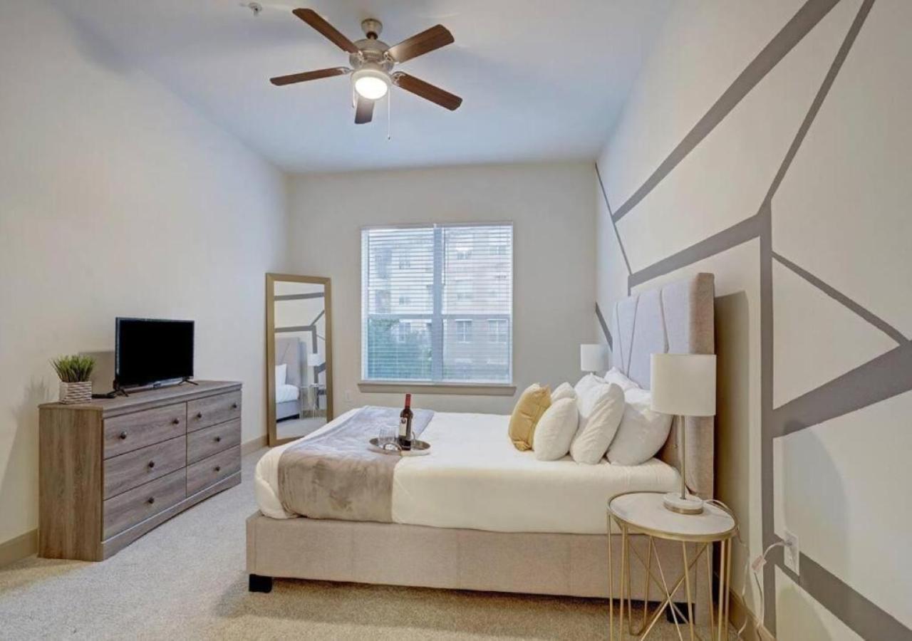 Inviting 2Br - Gym, Pool, Biz Center & Free Parking! Walk 2 Nrg Stadium! Near Med Ctr, Galleria, & Rice Village Houston Exteriér fotografie